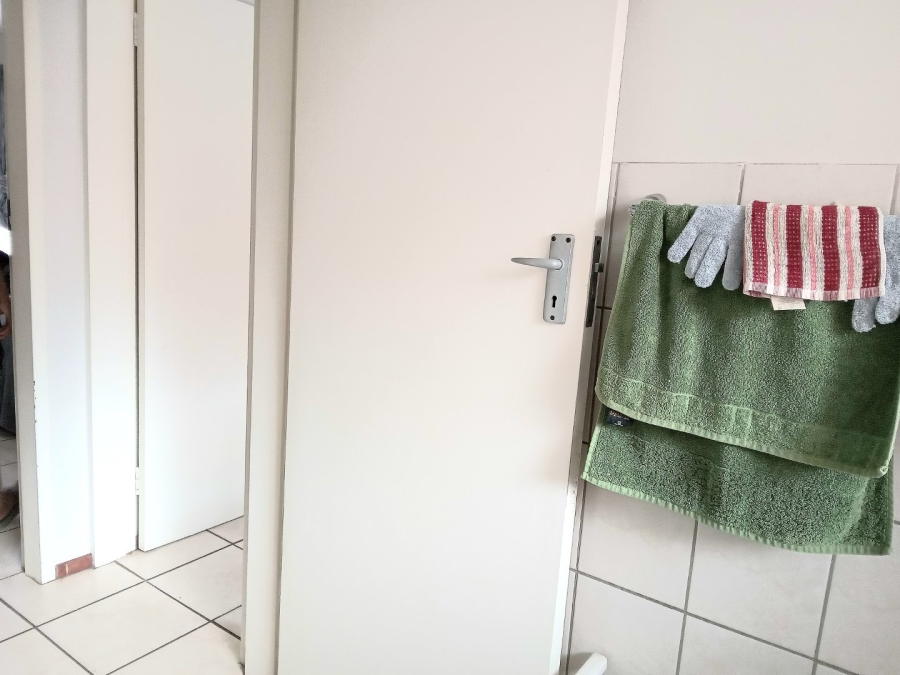 To Let 2 Bedroom Property for Rent in Florida Gauteng