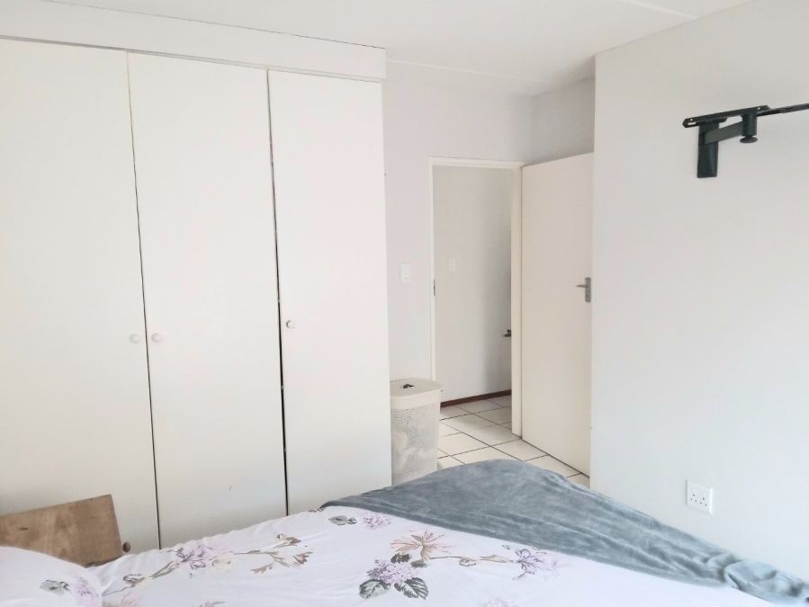 To Let 2 Bedroom Property for Rent in Florida Gauteng