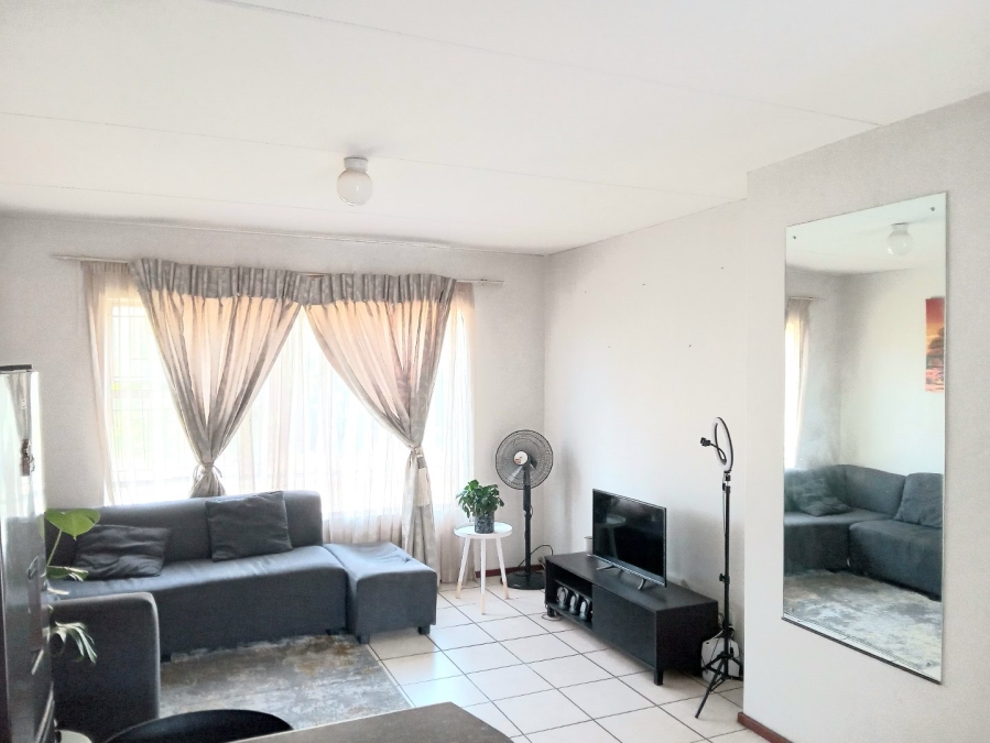 To Let 2 Bedroom Property for Rent in Florida Gauteng