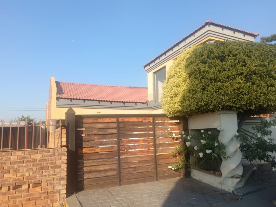  Bedroom Property for Sale in Soshanguve DD Gauteng