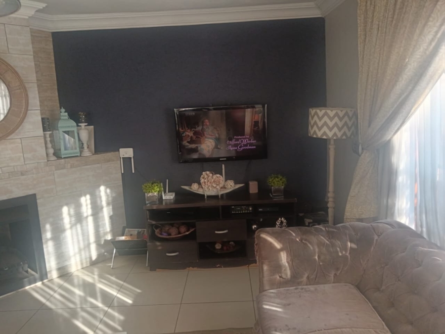  Bedroom Property for Sale in Soshanguve DD Gauteng