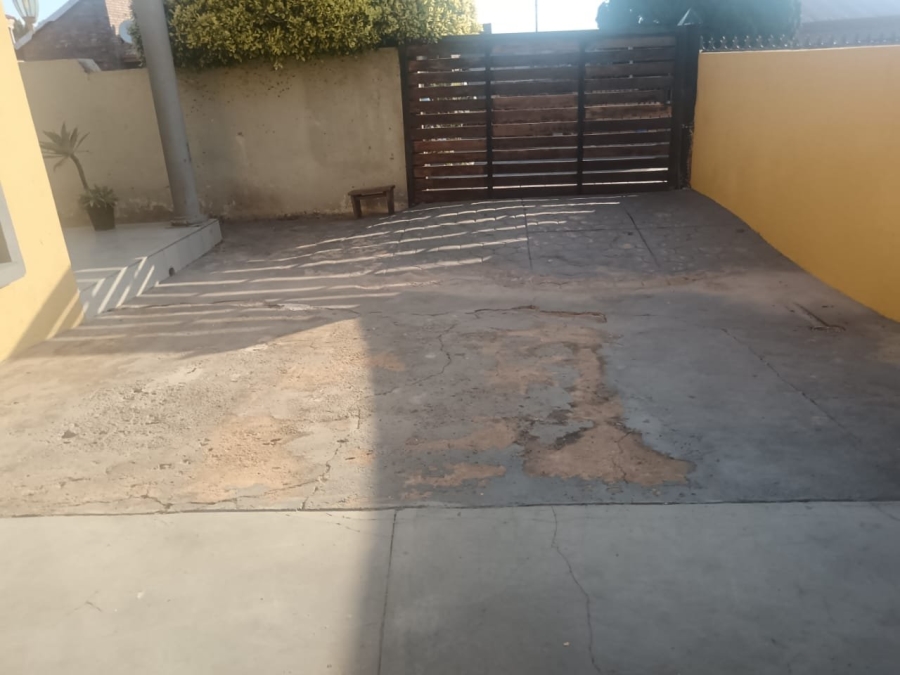  Bedroom Property for Sale in Soshanguve DD Gauteng