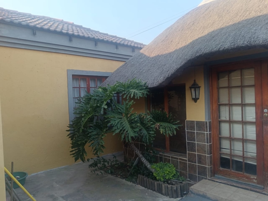  Bedroom Property for Sale in Soshanguve DD Gauteng