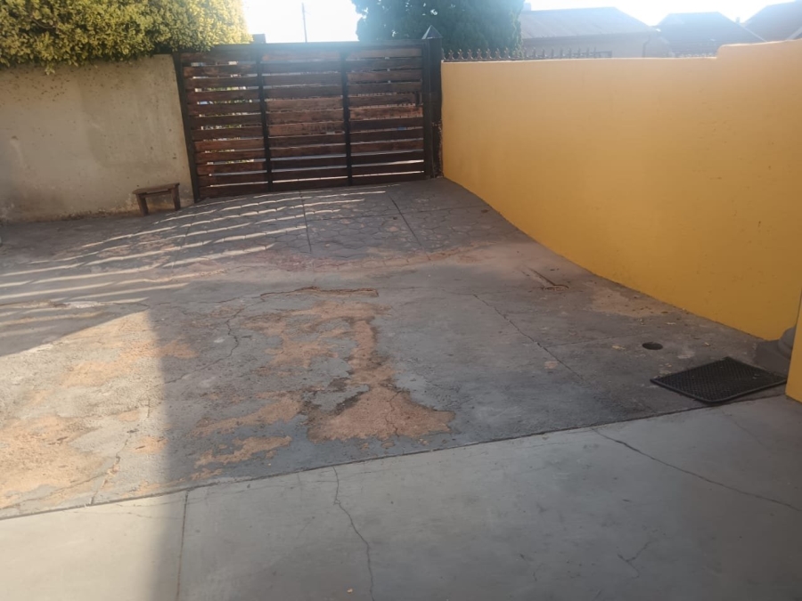  Bedroom Property for Sale in Soshanguve DD Gauteng