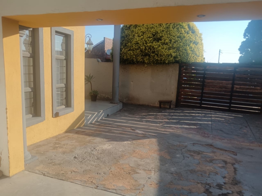  Bedroom Property for Sale in Soshanguve DD Gauteng