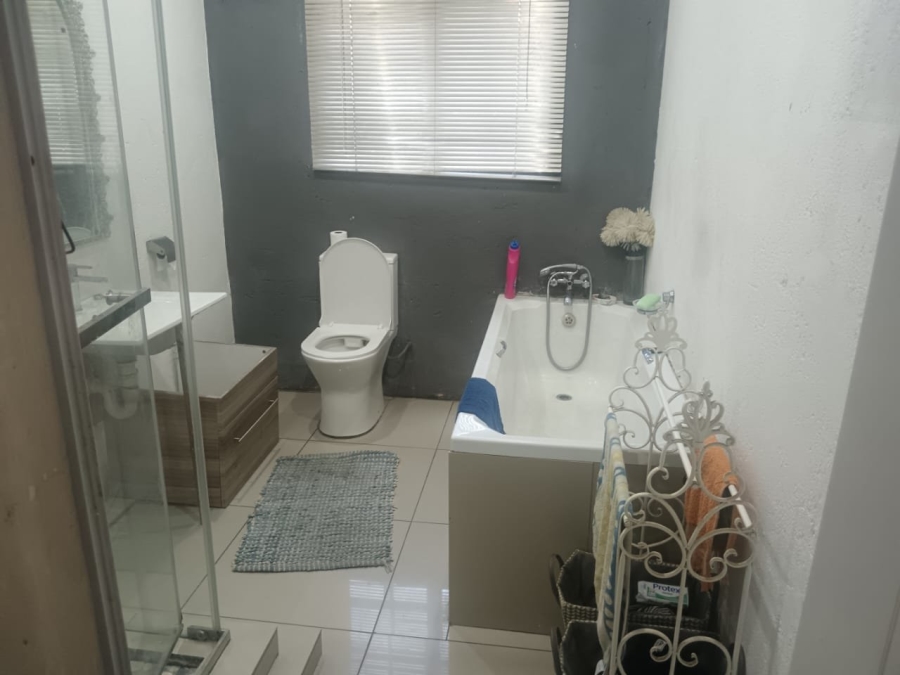  Bedroom Property for Sale in Soshanguve DD Gauteng