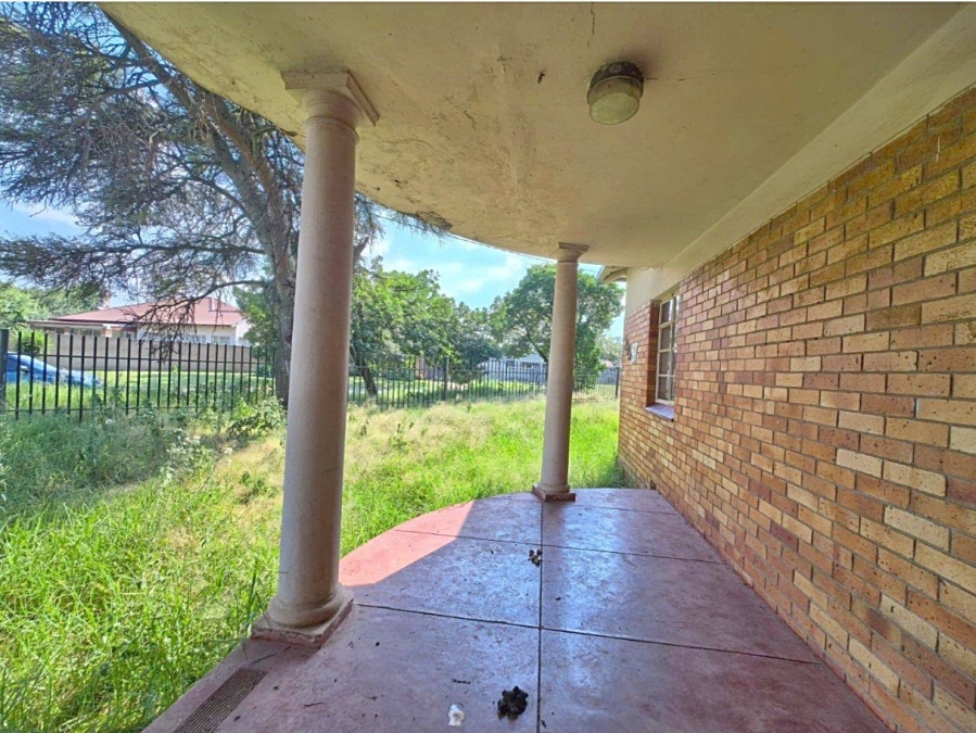 3 Bedroom Property for Sale in Dunnottar Gauteng