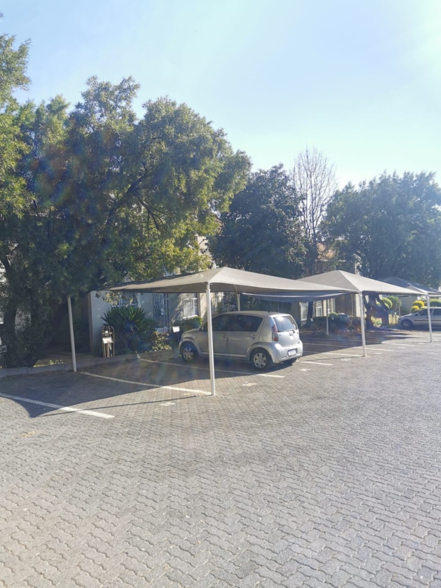 To Let 2 Bedroom Property for Rent in Vorna Valley Gauteng