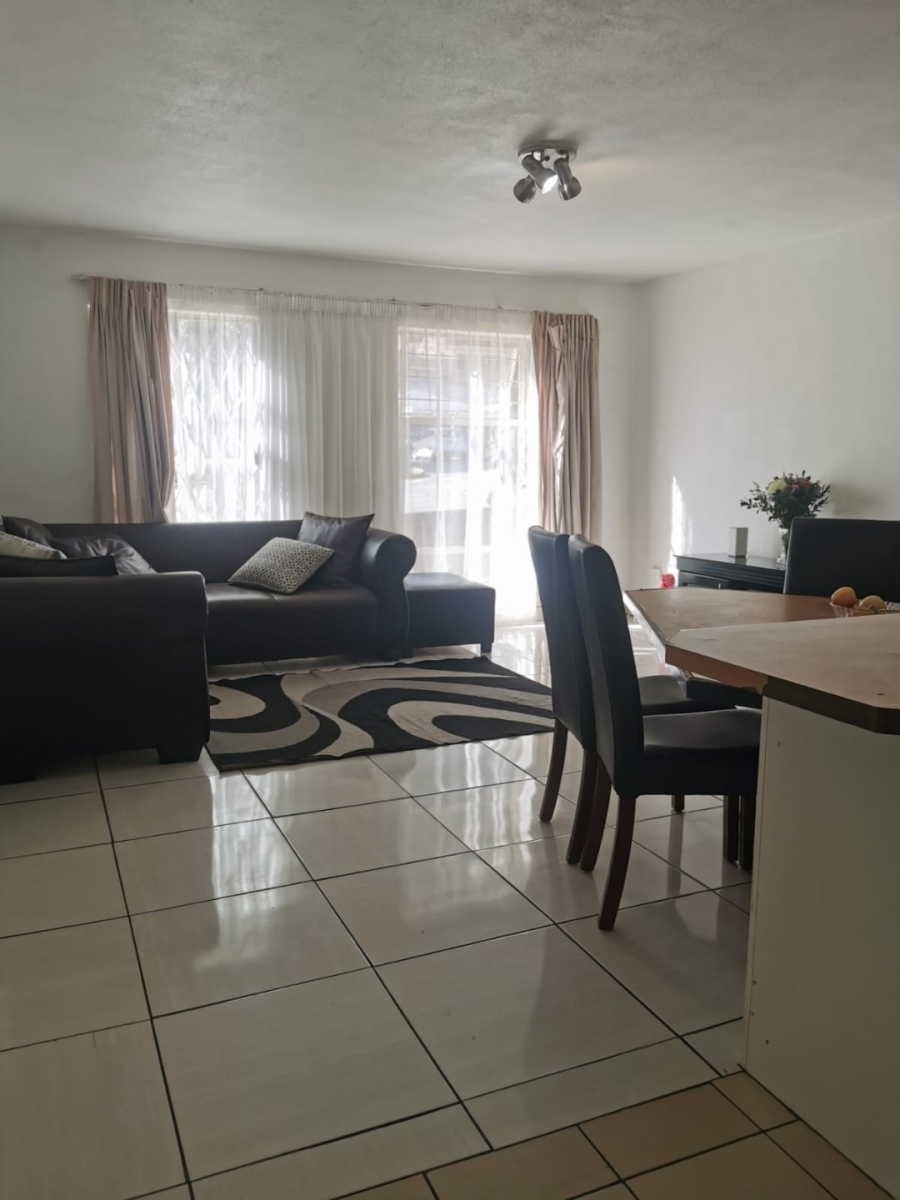 To Let 2 Bedroom Property for Rent in Vorna Valley Gauteng