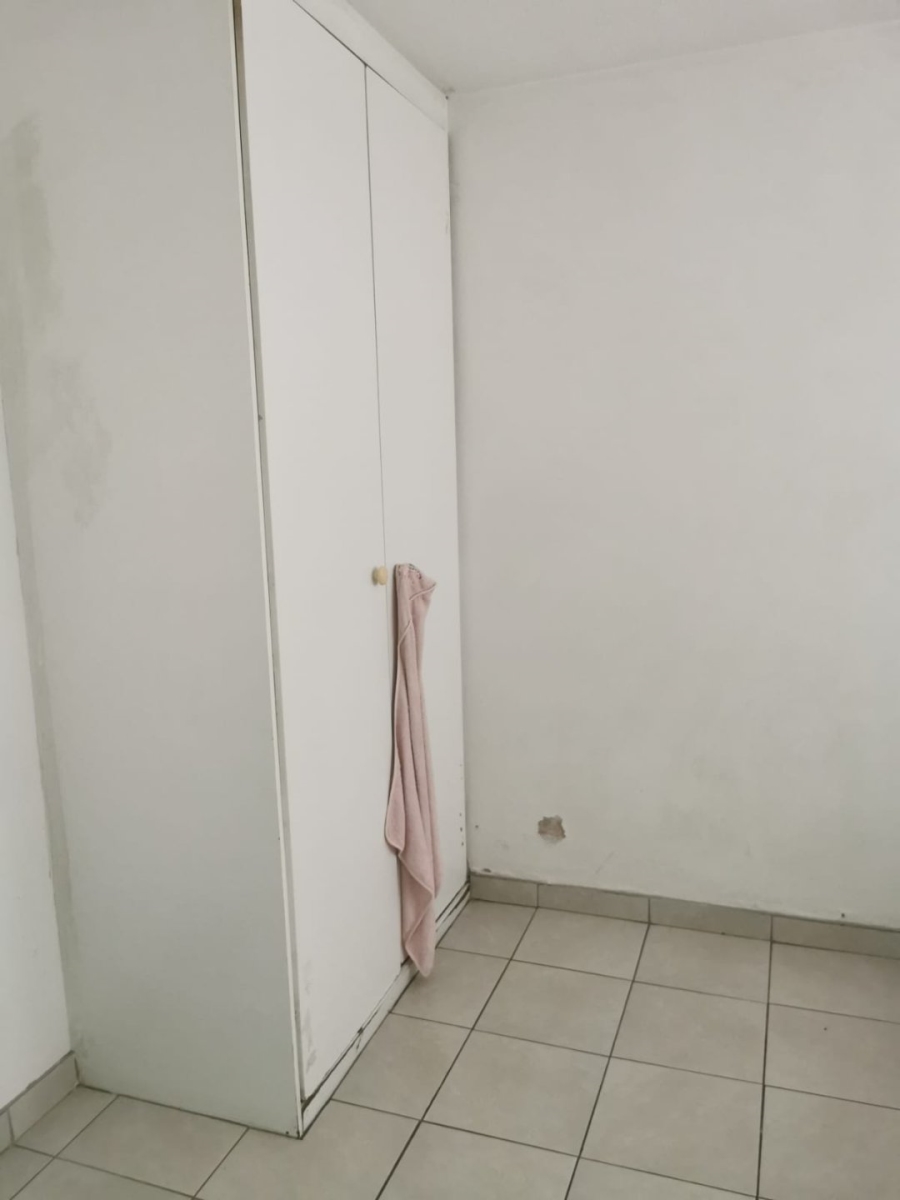 To Let 2 Bedroom Property for Rent in Vorna Valley Gauteng