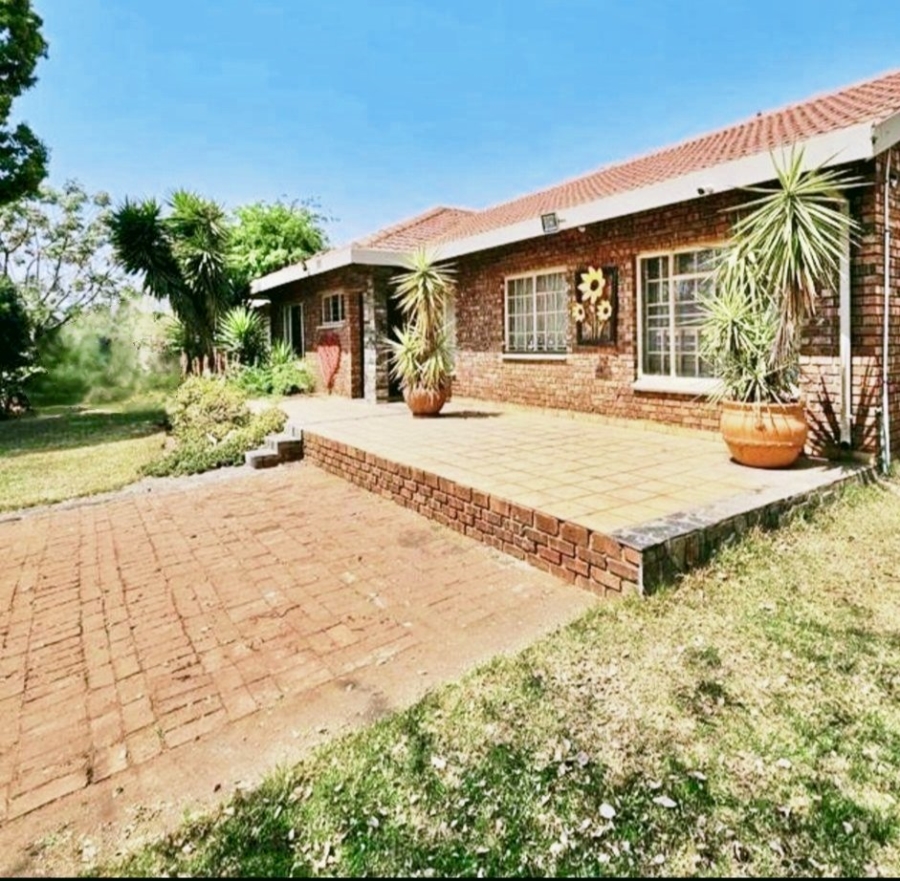 To Let 5 Bedroom Property for Rent in Wierda Park Gauteng