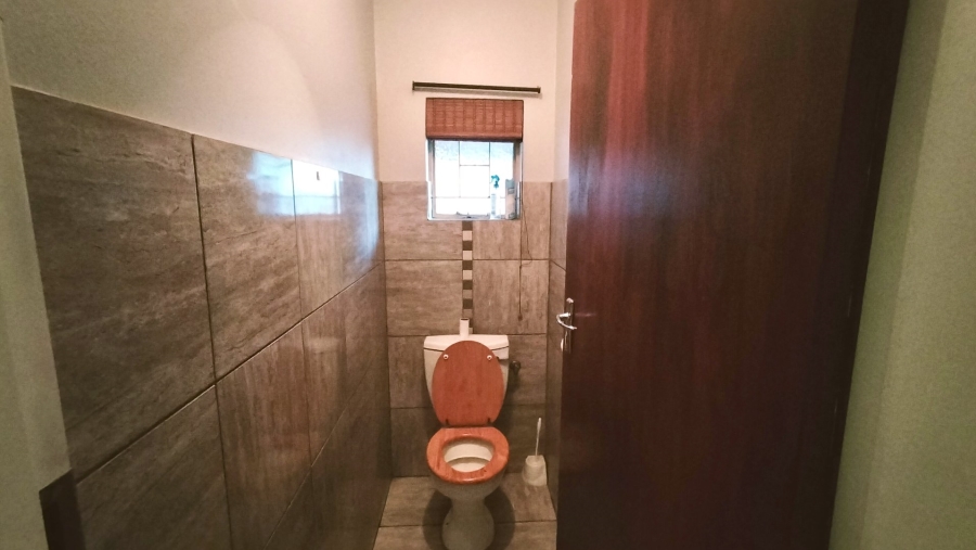 To Let 5 Bedroom Property for Rent in Wierda Park Gauteng