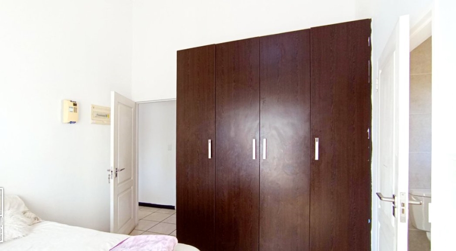 2 Bedroom Property for Sale in Greenstone Hill Gauteng