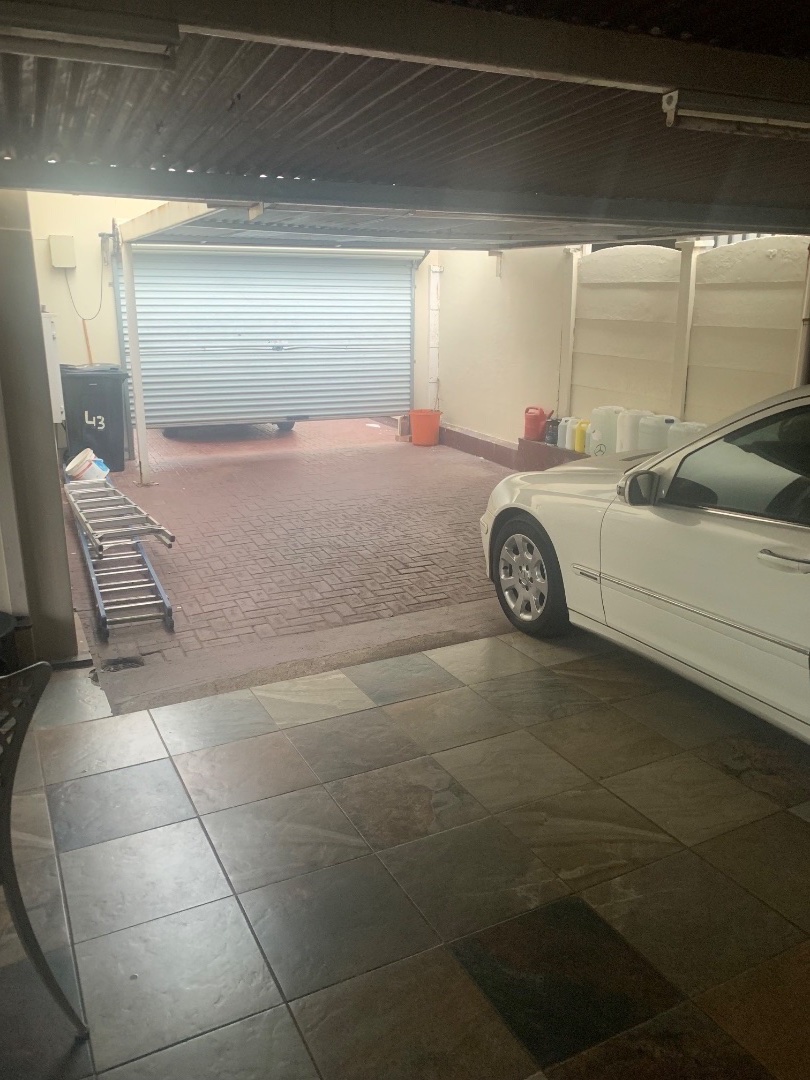 To Let 2 Bedroom Property for Rent in Robertsham Gauteng