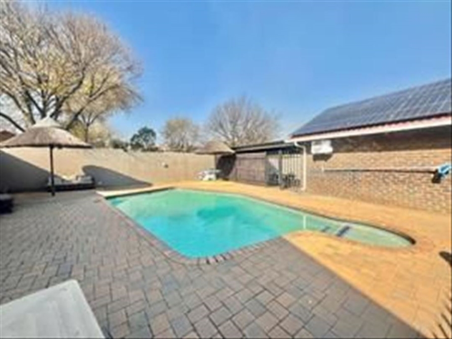 3 Bedroom Property for Sale in Sunward Park Gauteng