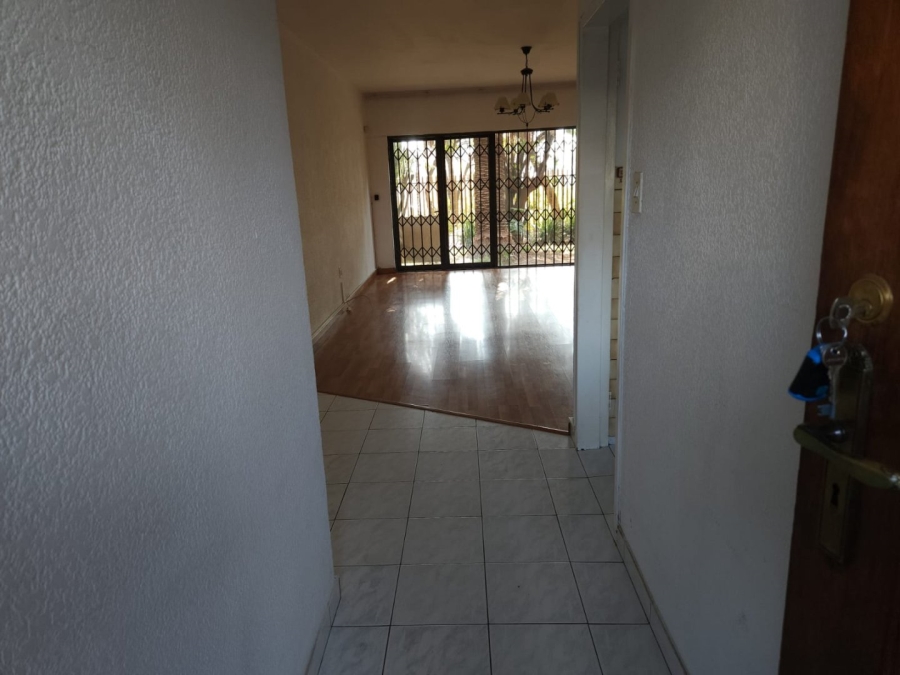 To Let 2 Bedroom Property for Rent in Crown Gardens Gauteng