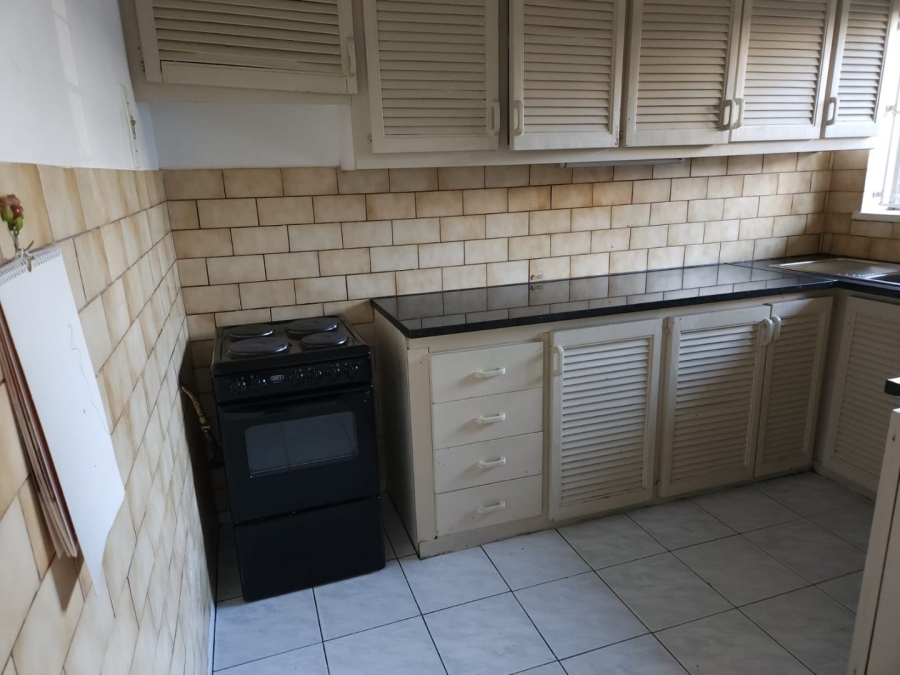 To Let 2 Bedroom Property for Rent in Crown Gardens Gauteng