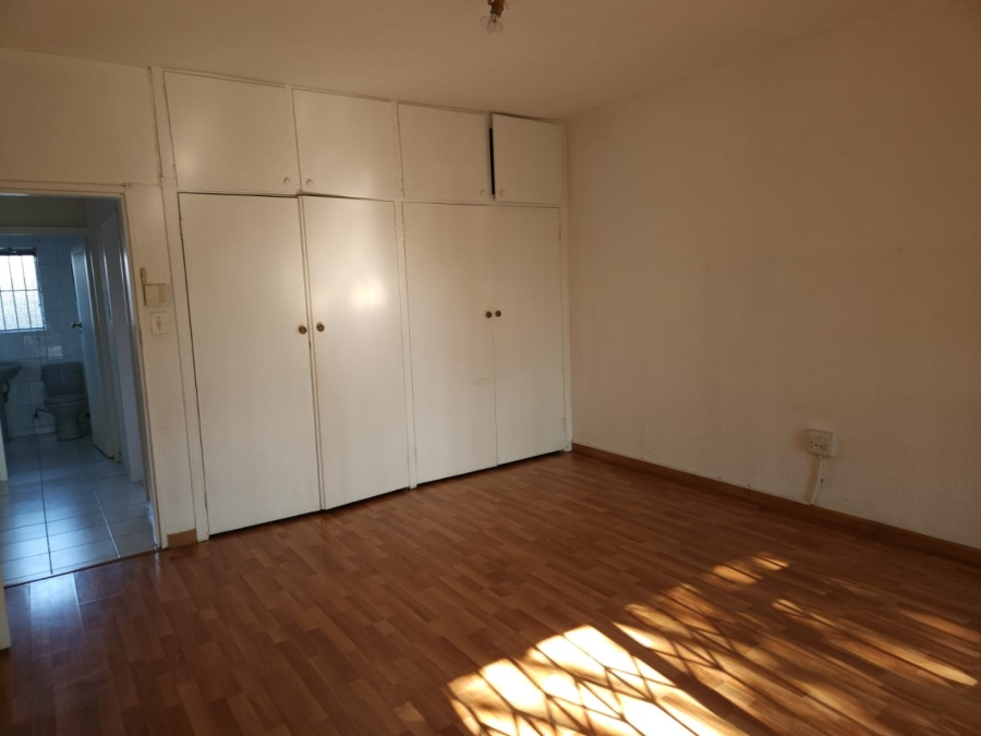 To Let 2 Bedroom Property for Rent in Crown Gardens Gauteng
