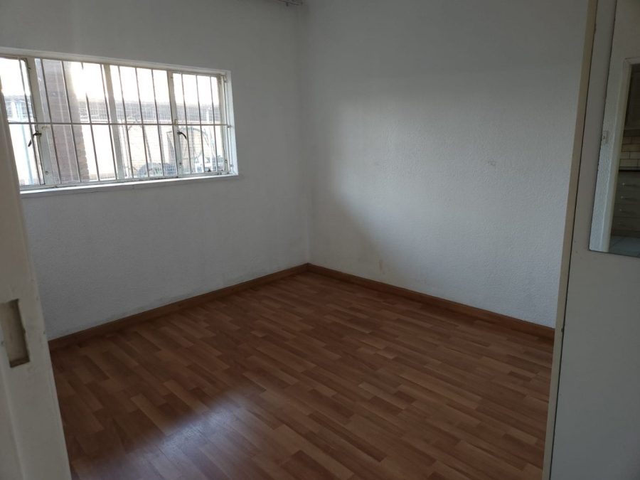 To Let 2 Bedroom Property for Rent in Crown Gardens Gauteng