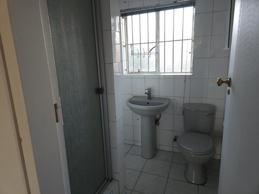 To Let 2 Bedroom Property for Rent in Crown Gardens Gauteng