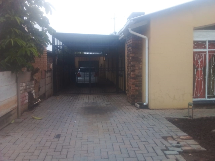 5 Bedroom Property for Sale in Eersterust Gauteng