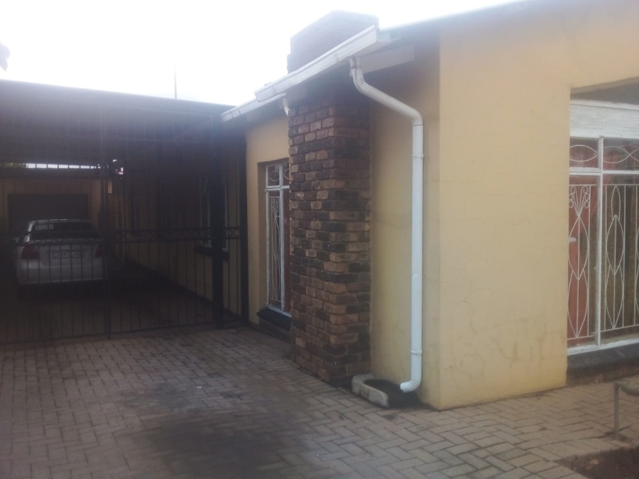 5 Bedroom Property for Sale in Eersterust Gauteng