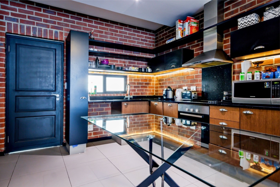 To Let 2 Bedroom Property for Rent in Rosebank Gauteng