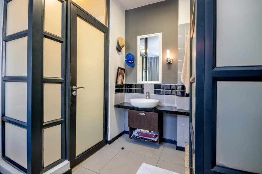 To Let 2 Bedroom Property for Rent in Rosebank Gauteng