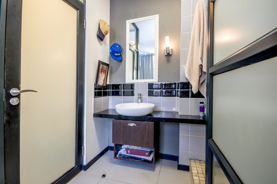To Let 2 Bedroom Property for Rent in Rosebank Gauteng