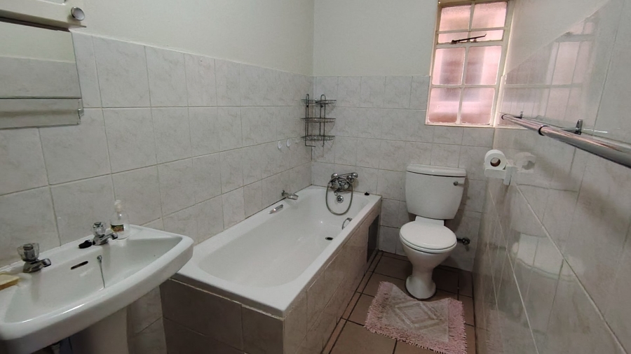 3 Bedroom Property for Sale in Wierdaglen Estate Gauteng