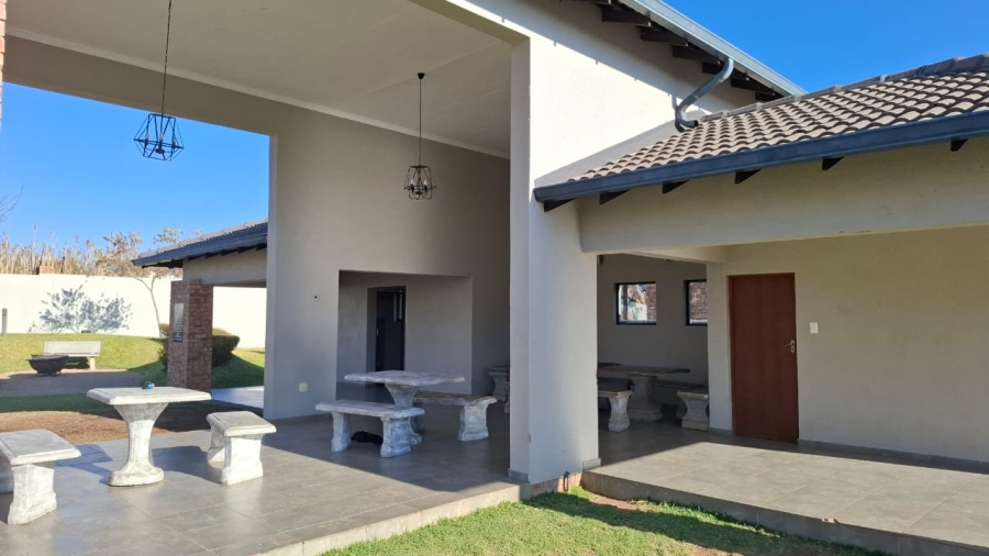 To Let 2 Bedroom Property for Rent in Noordwyk Gauteng