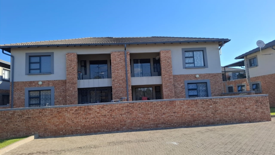 To Let 2 Bedroom Property for Rent in Noordwyk Gauteng