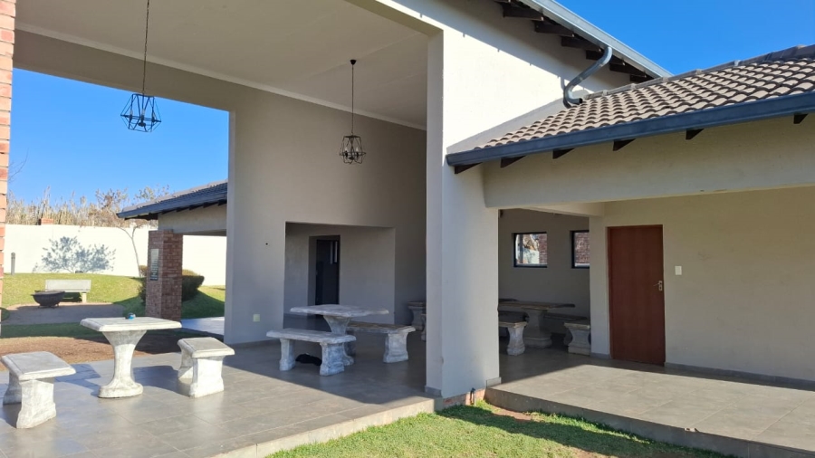 To Let 2 Bedroom Property for Rent in Noordwyk Gauteng
