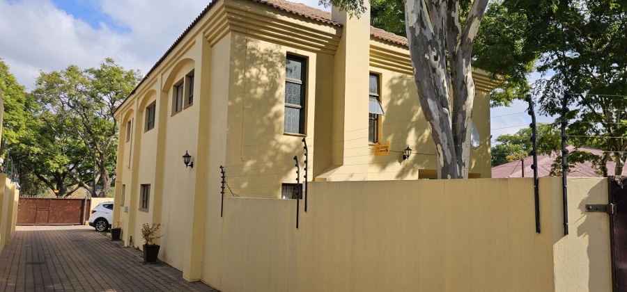 4 Bedroom Property for Sale in Nieuw Muckleneuk Gauteng