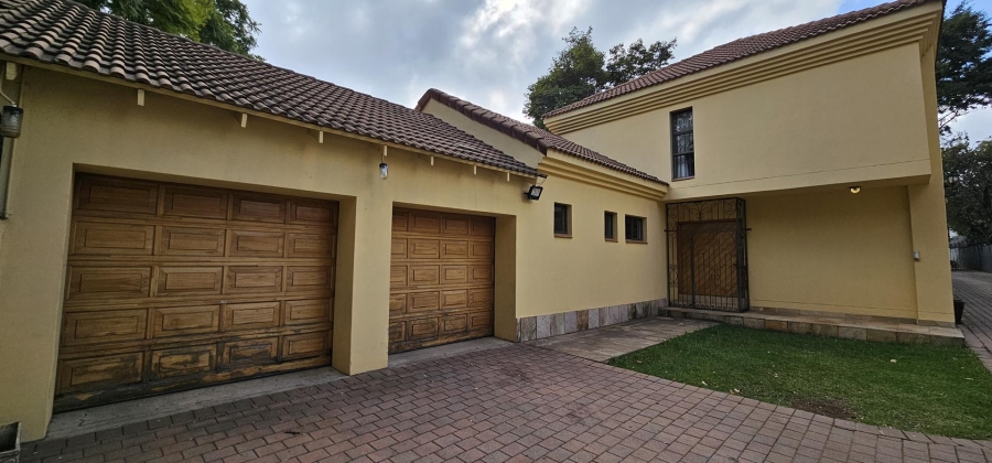 4 Bedroom Property for Sale in Nieuw Muckleneuk Gauteng