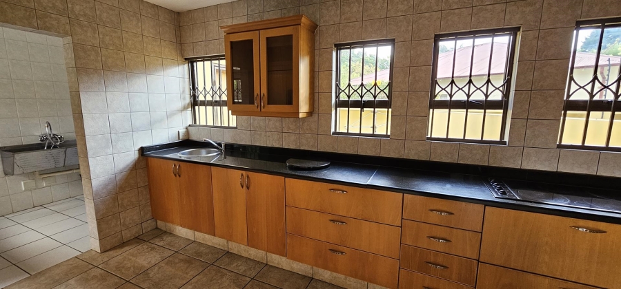 4 Bedroom Property for Sale in Nieuw Muckleneuk Gauteng