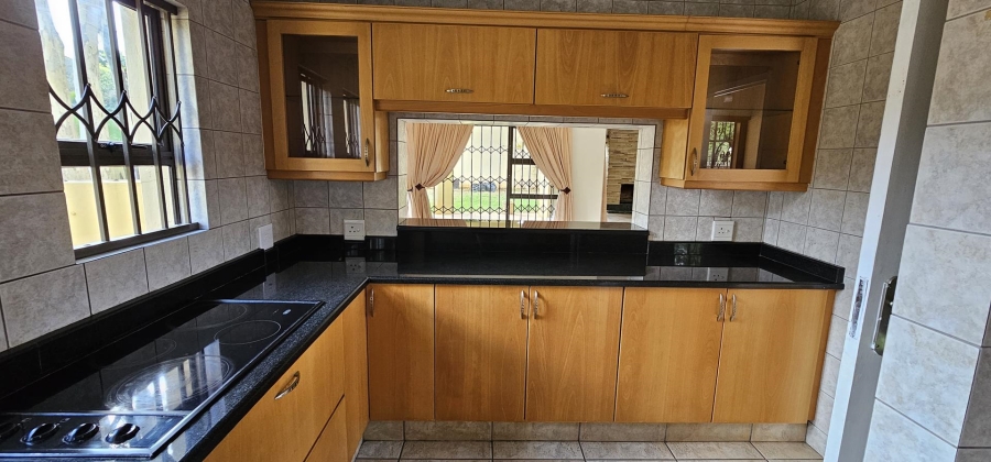 4 Bedroom Property for Sale in Nieuw Muckleneuk Gauteng