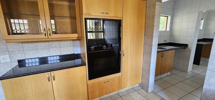 4 Bedroom Property for Sale in Nieuw Muckleneuk Gauteng