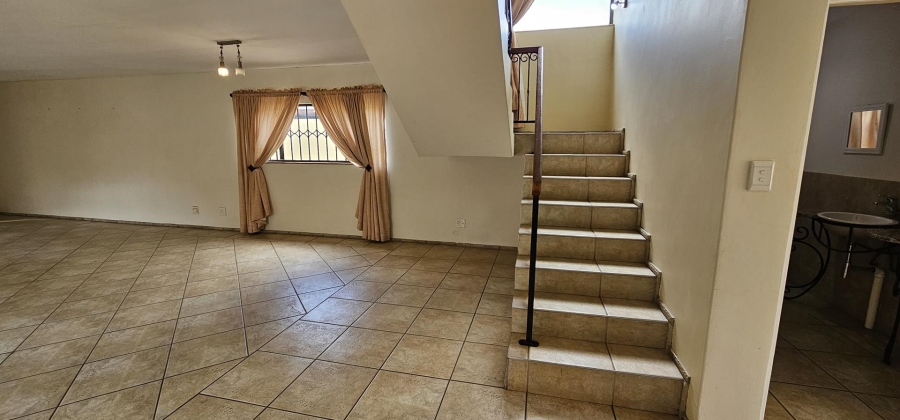 4 Bedroom Property for Sale in Nieuw Muckleneuk Gauteng