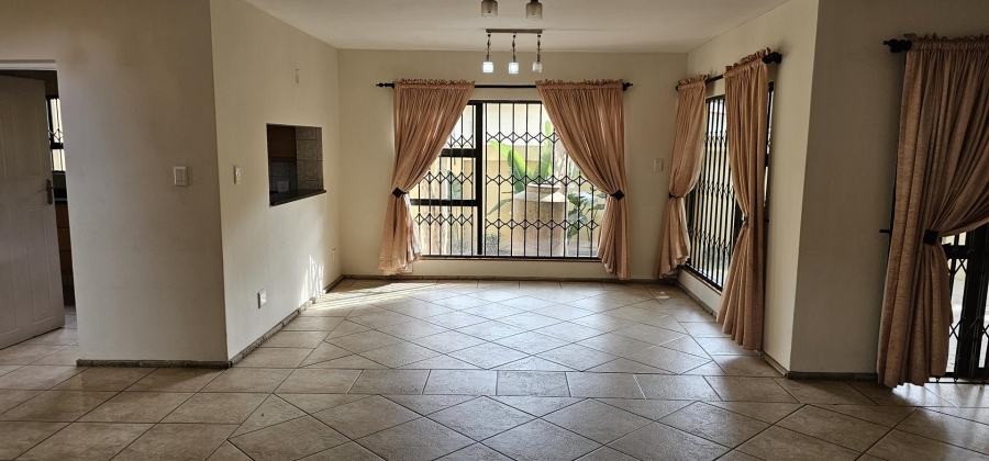 4 Bedroom Property for Sale in Nieuw Muckleneuk Gauteng