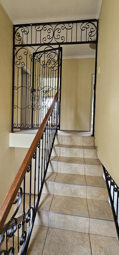 4 Bedroom Property for Sale in Nieuw Muckleneuk Gauteng
