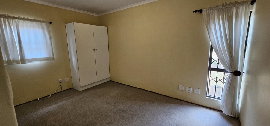 4 Bedroom Property for Sale in Nieuw Muckleneuk Gauteng
