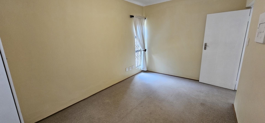4 Bedroom Property for Sale in Nieuw Muckleneuk Gauteng