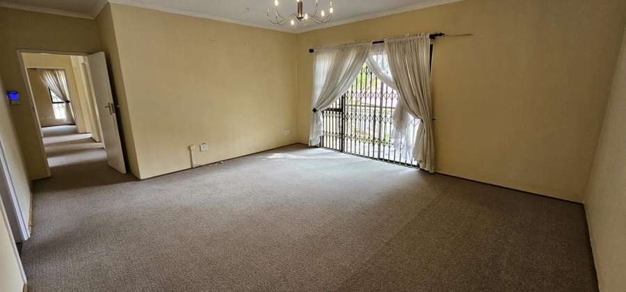 4 Bedroom Property for Sale in Nieuw Muckleneuk Gauteng