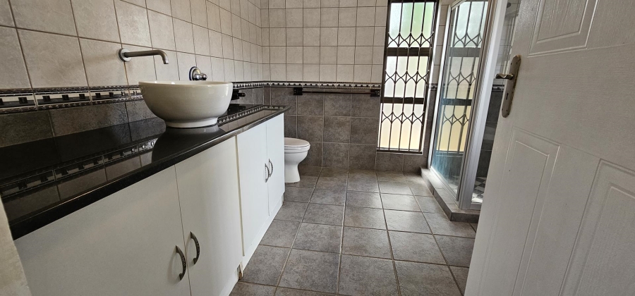 4 Bedroom Property for Sale in Nieuw Muckleneuk Gauteng