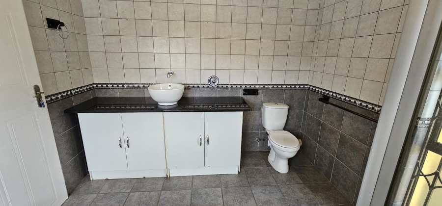 4 Bedroom Property for Sale in Nieuw Muckleneuk Gauteng