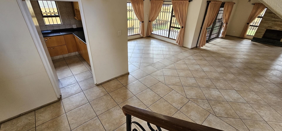 4 Bedroom Property for Sale in Nieuw Muckleneuk Gauteng