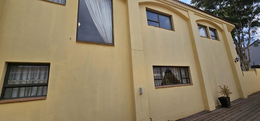 4 Bedroom Property for Sale in Nieuw Muckleneuk Gauteng
