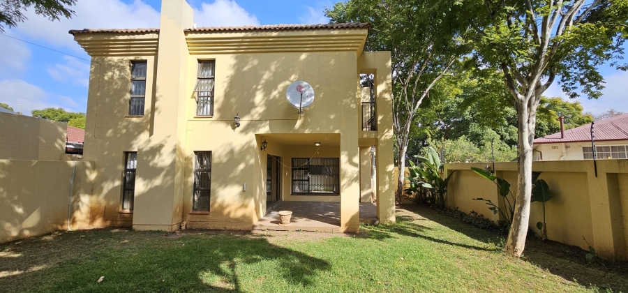 4 Bedroom Property for Sale in Nieuw Muckleneuk Gauteng