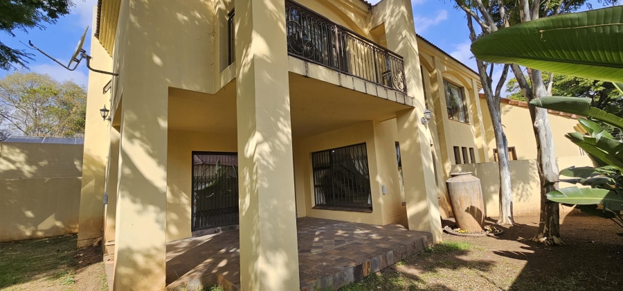 4 Bedroom Property for Sale in Nieuw Muckleneuk Gauteng